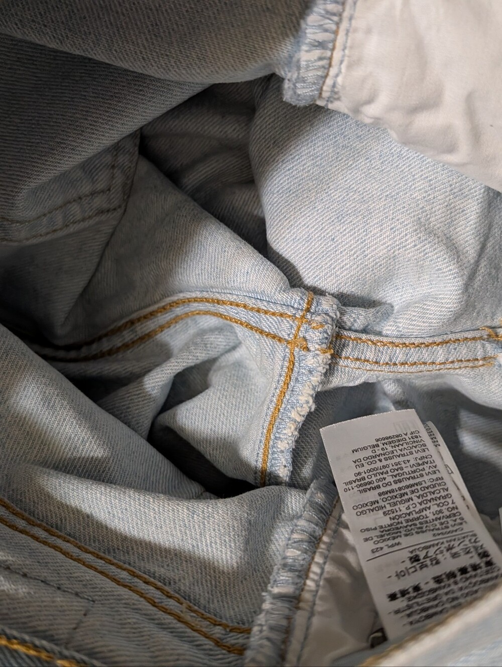 Levi's Ribcage Straight Ankle Jeans - Picture 12 of 12